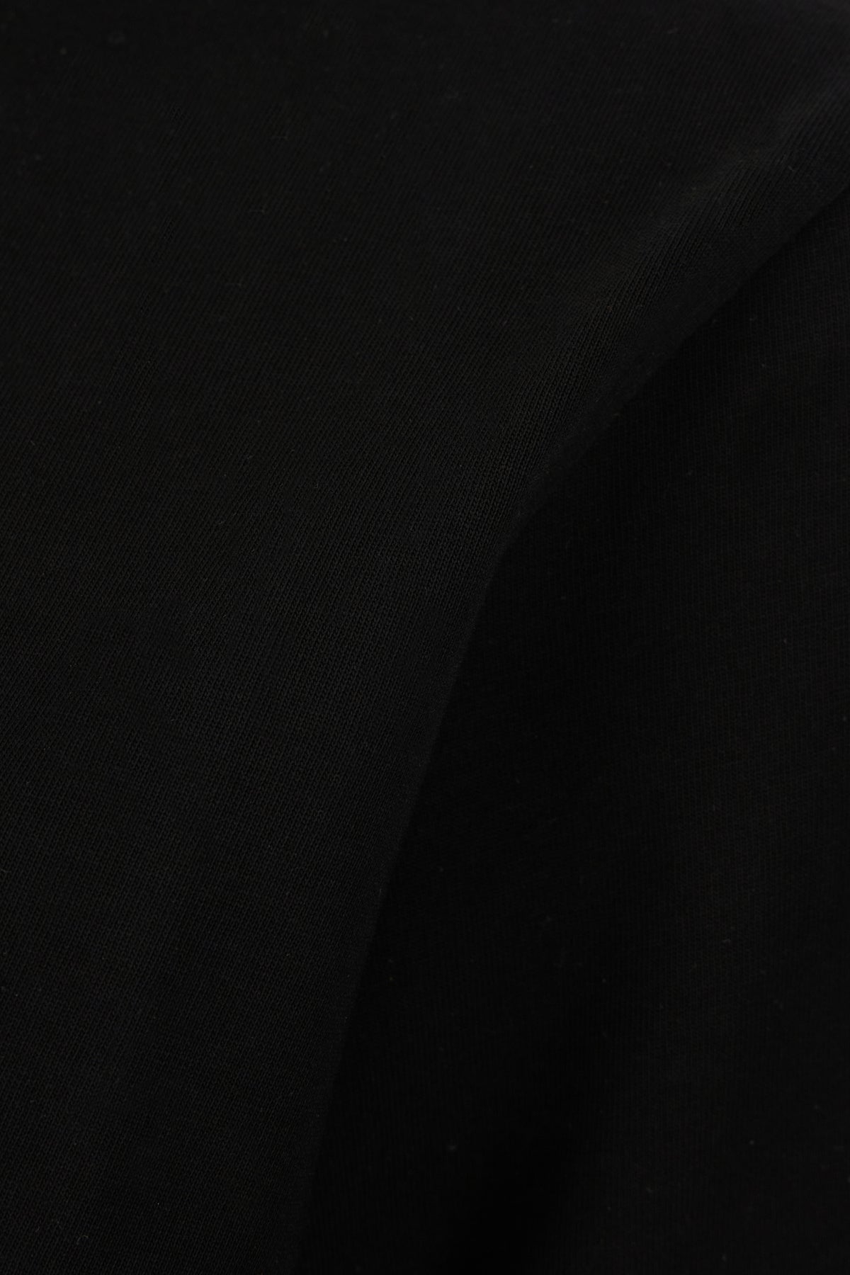 T-SHIRT_5739K220_BLK_Image_3