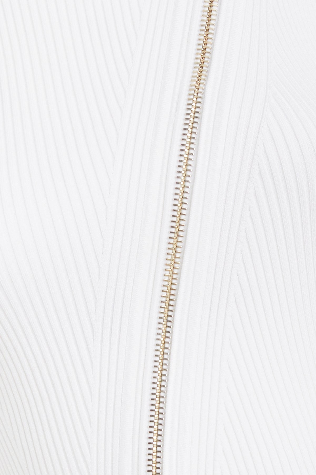 TOP_758512Q1A6F_9109_Image_3