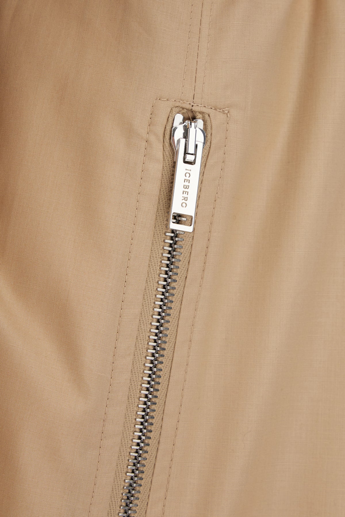 TRENCH_N0210324_1121_Image_3